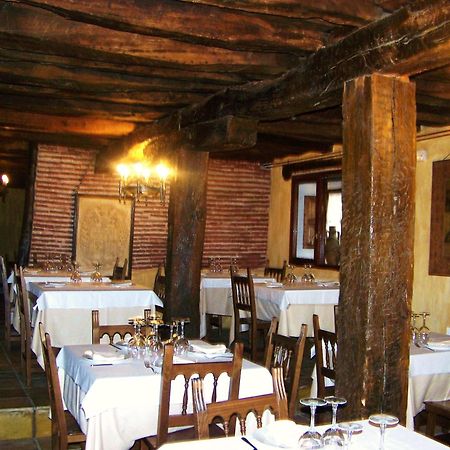Palacio De Los Alvarado En Las Merindades El Ribero Екстериор снимка