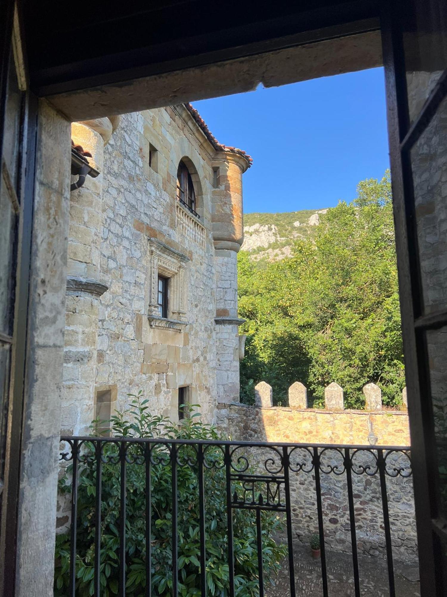 Palacio De Los Alvarado En Las Merindades El Ribero Екстериор снимка