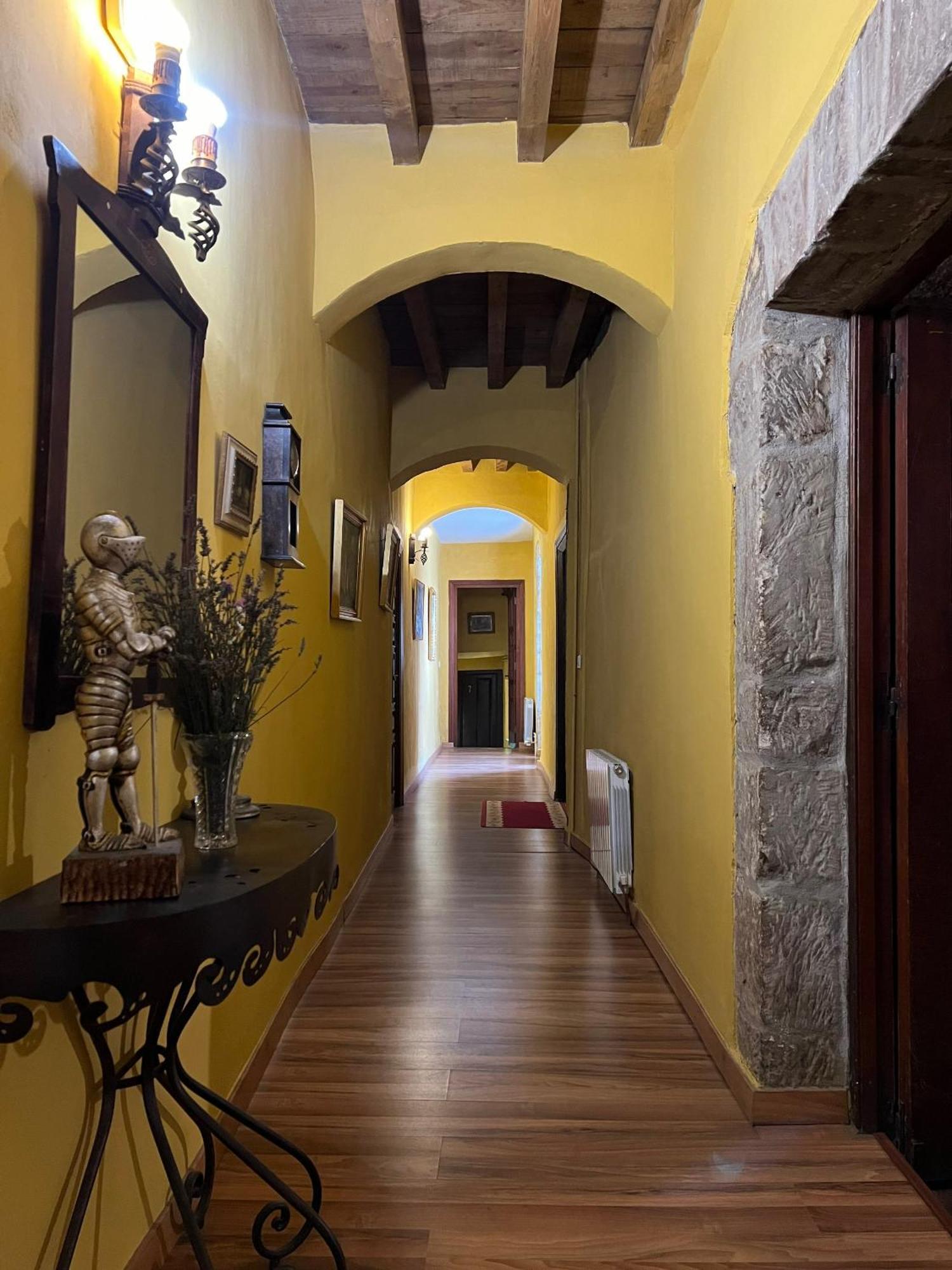 Palacio De Los Alvarado En Las Merindades El Ribero Екстериор снимка