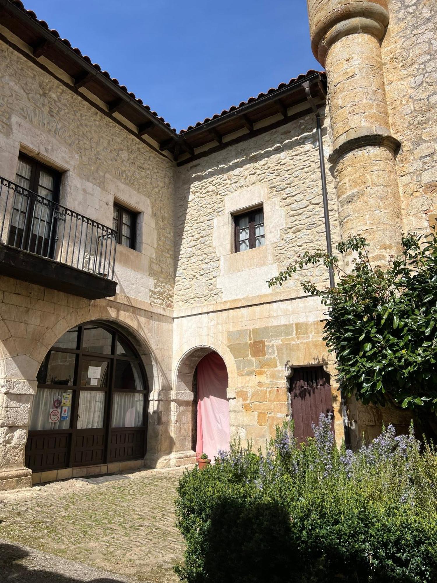 Palacio De Los Alvarado En Las Merindades El Ribero Екстериор снимка