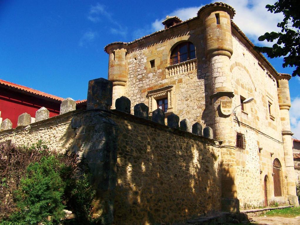 Palacio De Los Alvarado En Las Merindades El Ribero Екстериор снимка